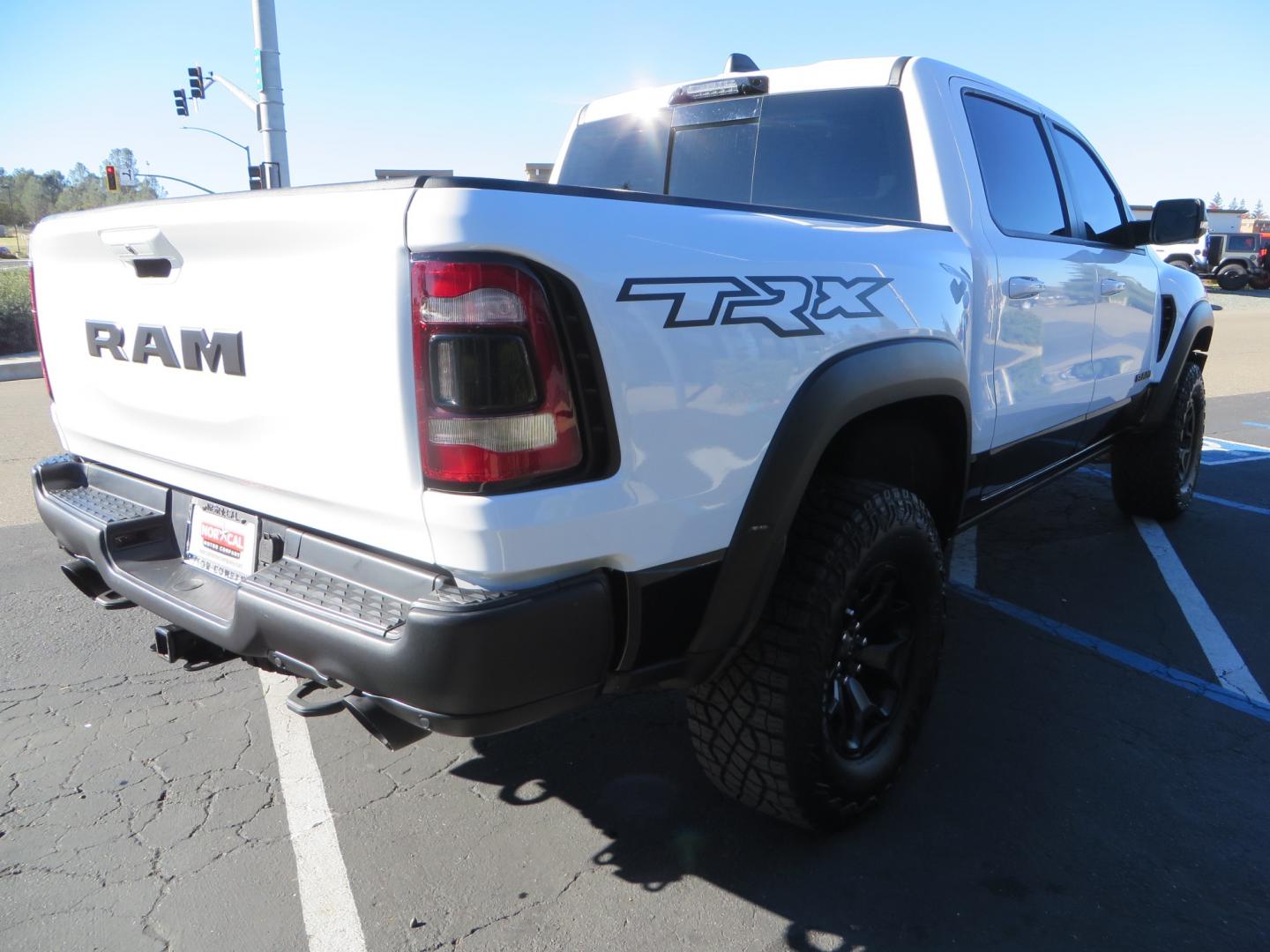 2022 White RAM 1500 (1C6SRFU92NN) , located at 2630 Grass Valley Highway, Auburn, CA, 95603, (530) 508-5100, 38.937893, -121.095482 - SUPER CLEAN TRX LOADED WITH EVERY OPTION - Photo#4